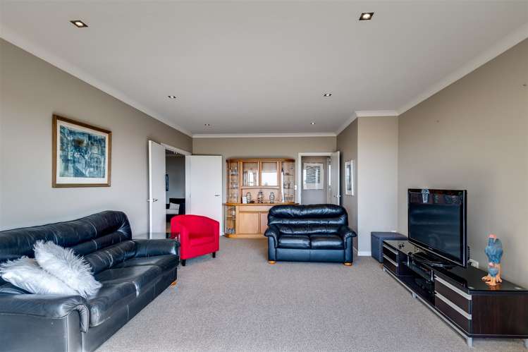 3 The Esplanade Westshore_7