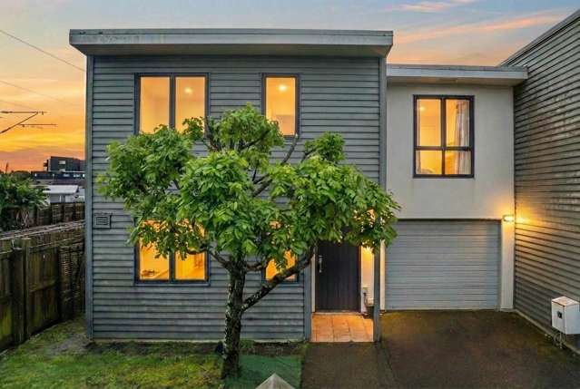 End-Unit Townhouse in a Secure Avondale Community