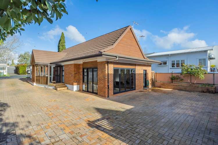 1/11 Smale Street Point Chevalier_11