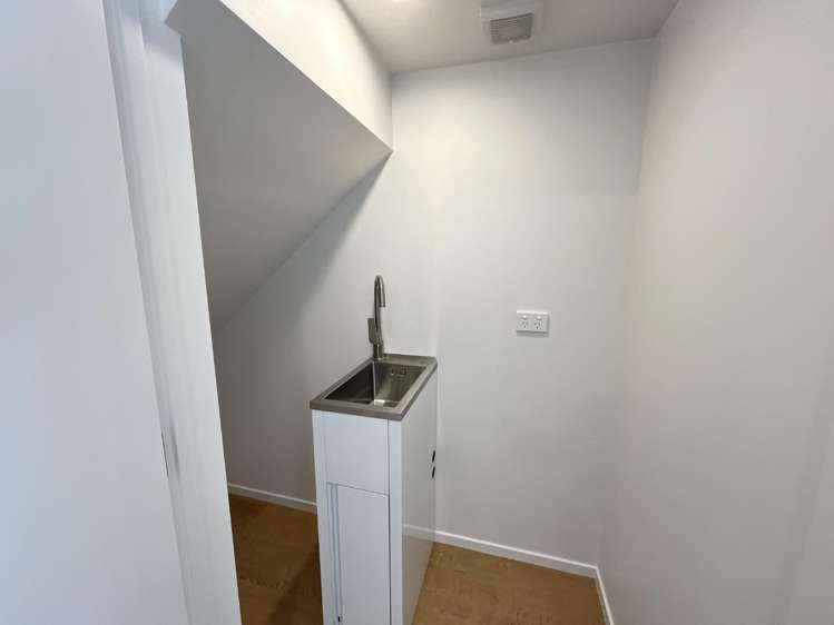 8/90 Holly Road 1544_11