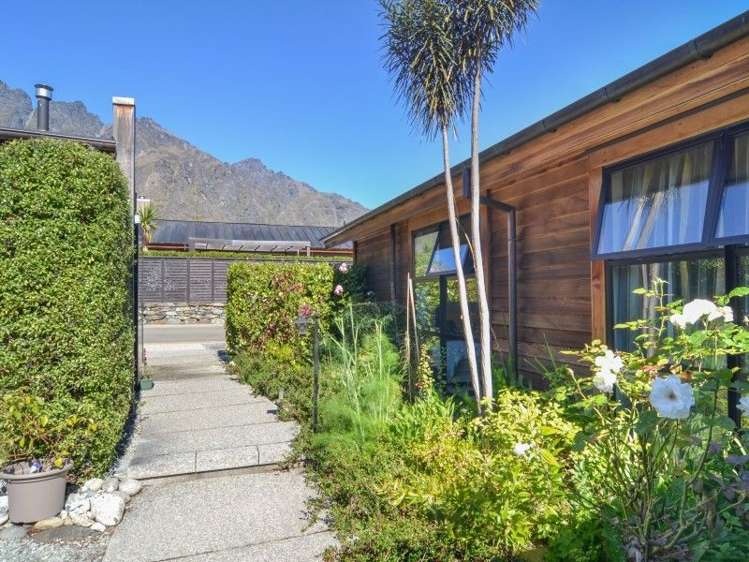 7 Reading Court Jacks Point_17