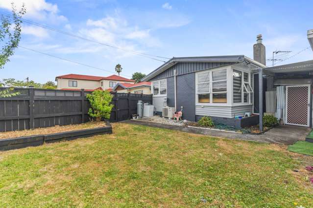 Stylish Living in Papatoetoe –Must Sell on Auction