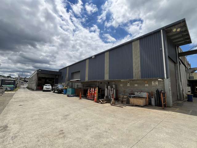 Rear warehouse/52 Porana Road Wairau Valley_1