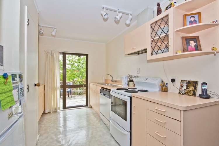 2/62 Clayburn Road Glen Eden_6