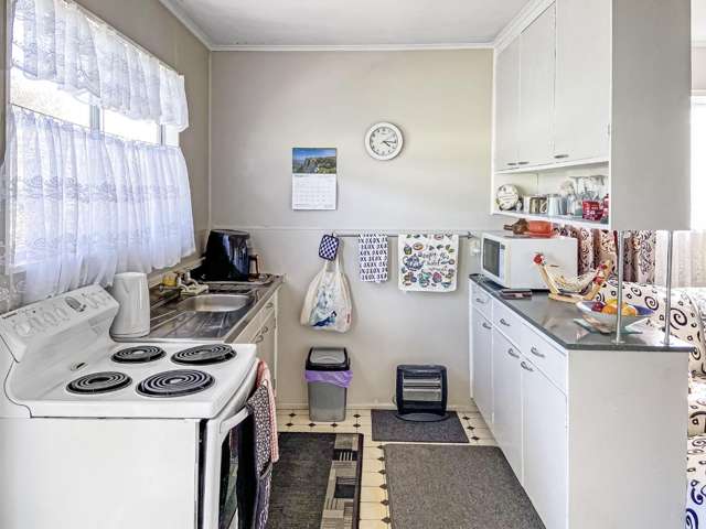 2/69A Pine Avenue 11305_1