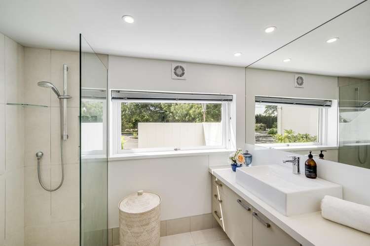 'Lochiel' - 105 Longlands Road West Longlands_26