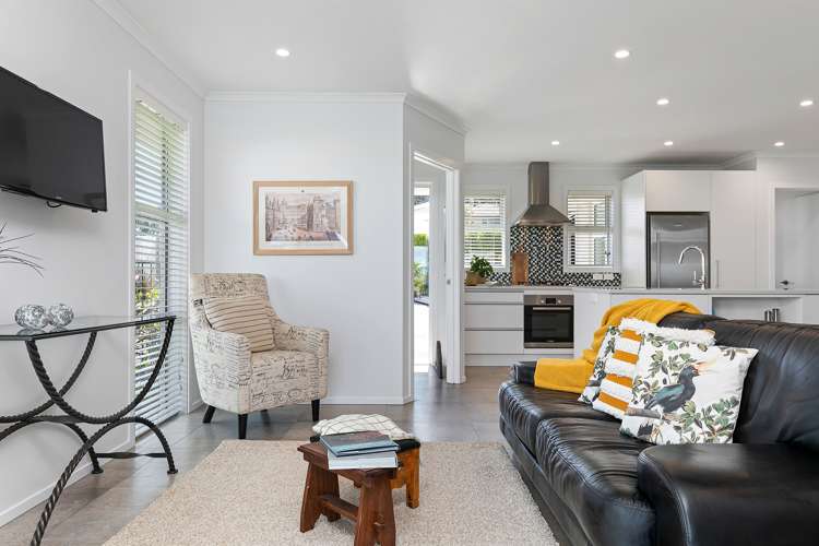 209 Ballintoy Park Drive Welcome Bay_6