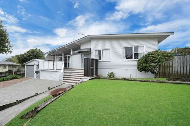 8 Malvina Place Bucklands Beach_1