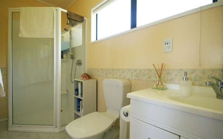 12 Gregory Lane Whangamata_18