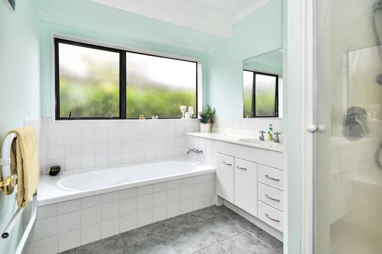 10 Kylie Court Clover Park_12