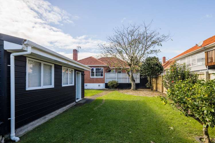 111 Macfarlane Street Hamilton East_17