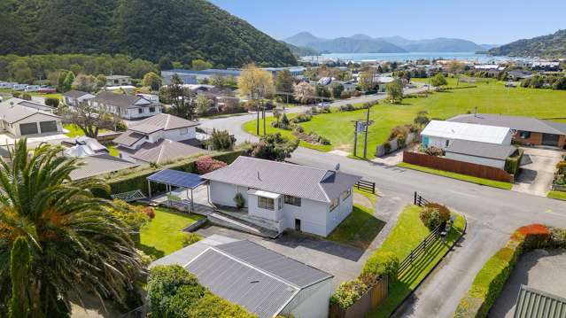 8 Beach Road Waikawa_1