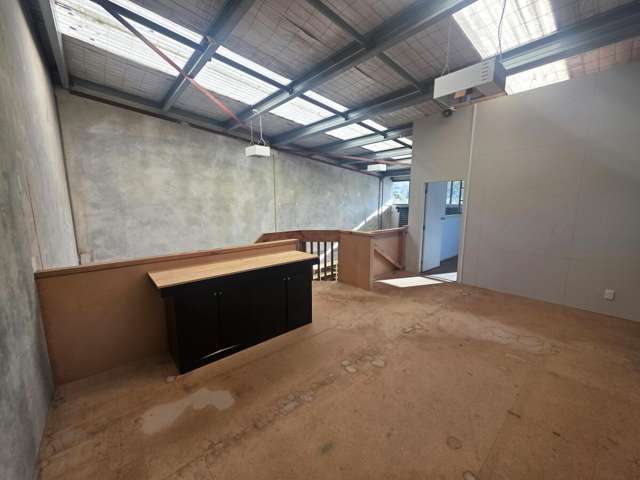 98 Main Road Tawa_1