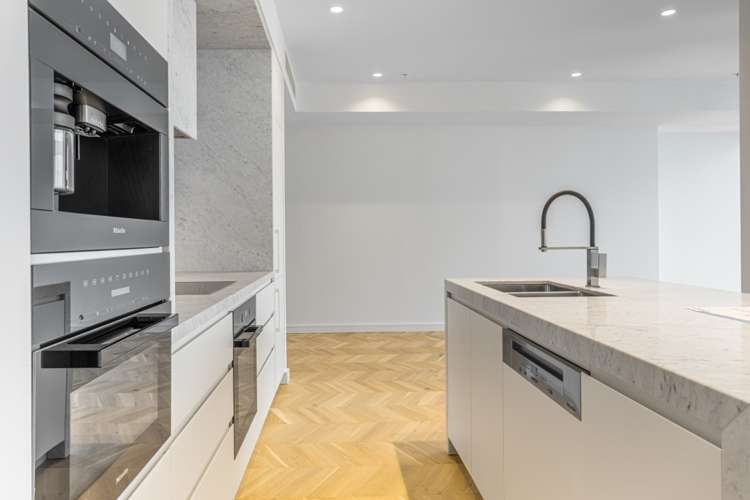 3802/51 Albert Street 10015_5
