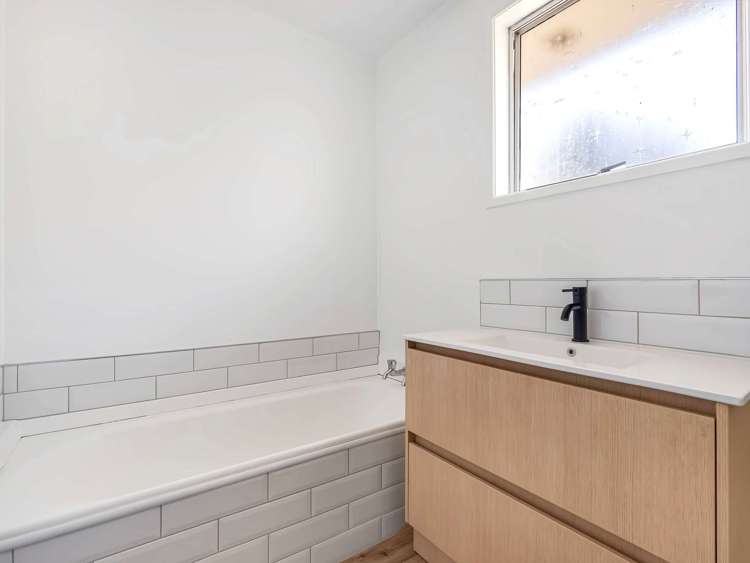 24 Leaver Place Weymouth_15