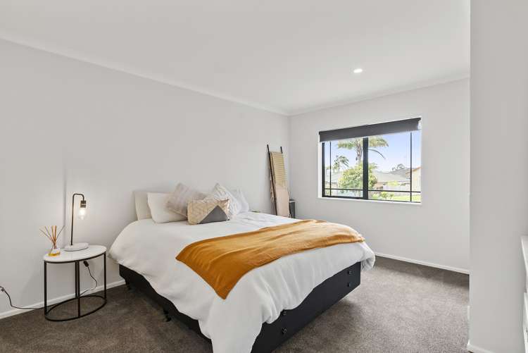 1 Black Teal Close Unsworth Heights_9