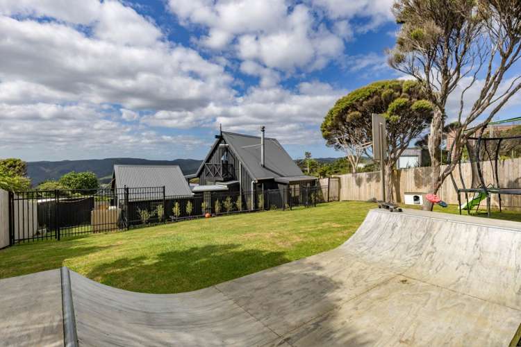 8 Log Race Road Piha_14