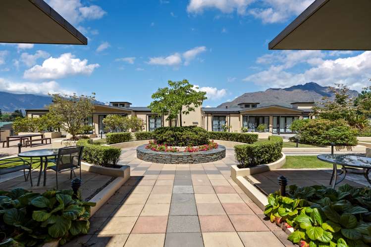 704/34 Lake Esplanade Queenstown_13