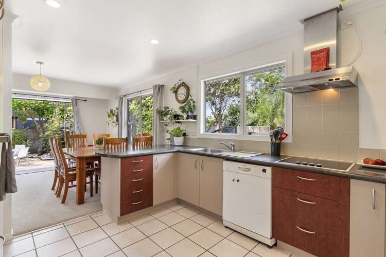 92 The Circle Manly_6