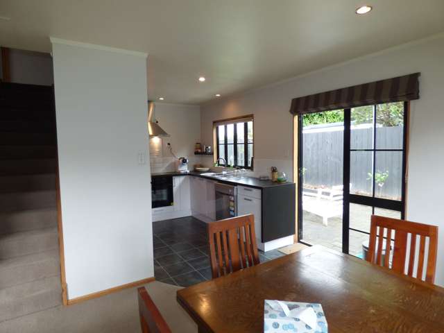 63 Houchens Road Glenview_3