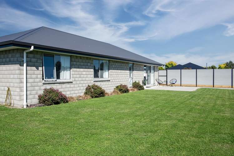 4 Redhaven Rise Netherby_24