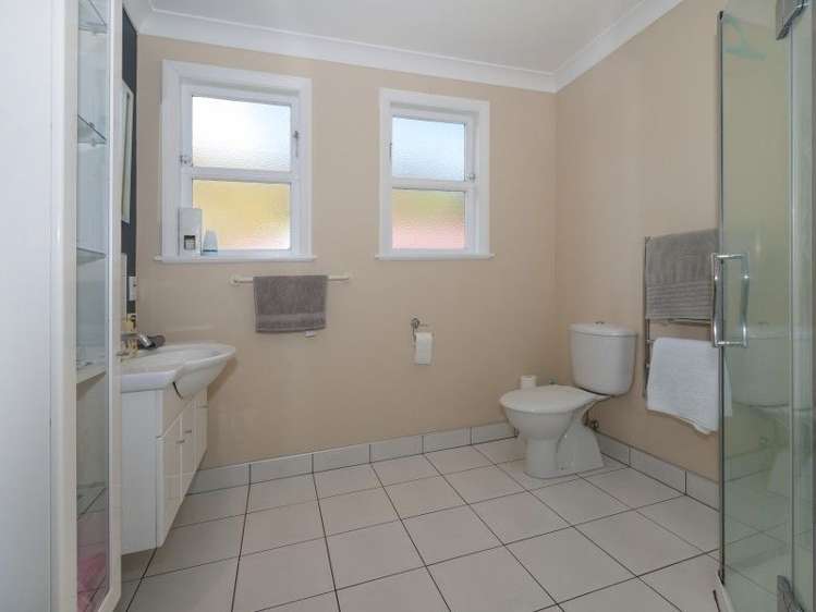 54 Waddington Drive Naenae_10