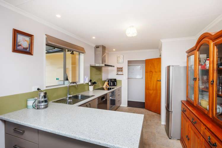 10 Heatherlea Heights Feilding_6