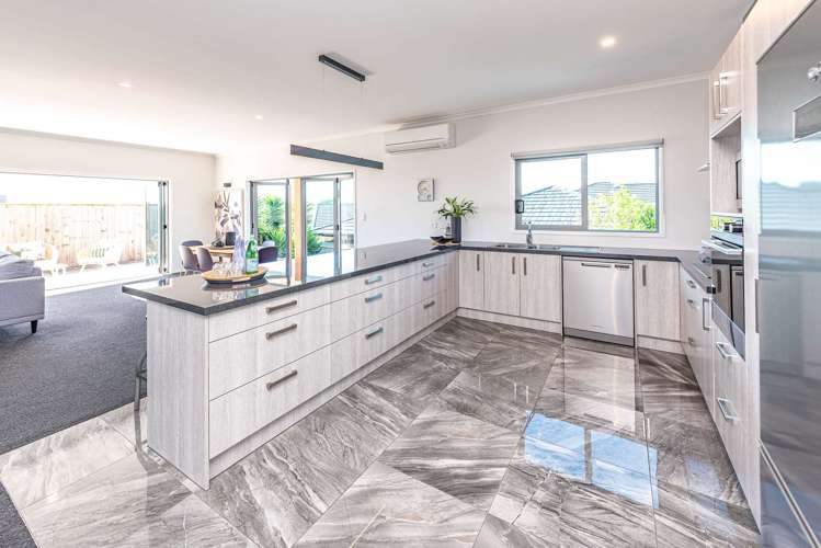 14 Magnolia Crescent Tawhero_5