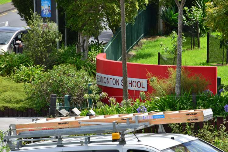 196 Edmonton Road Te Atatu South_18