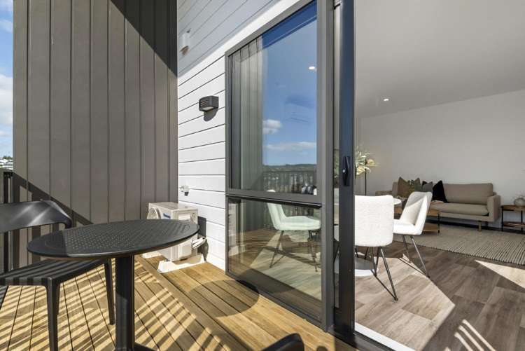 13 Te Toka a Whenua Ave Three Kings_7