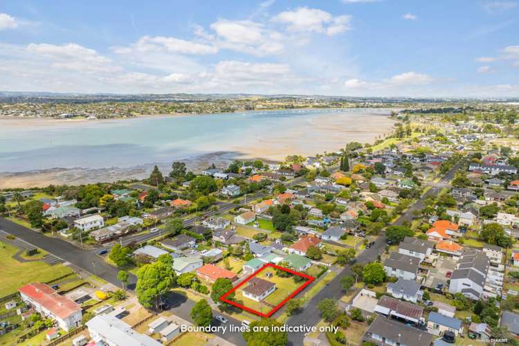 107 Point England Road Point England_1