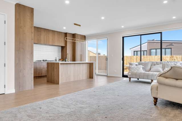 Modern 6 Bedroom Home - Flat Bush