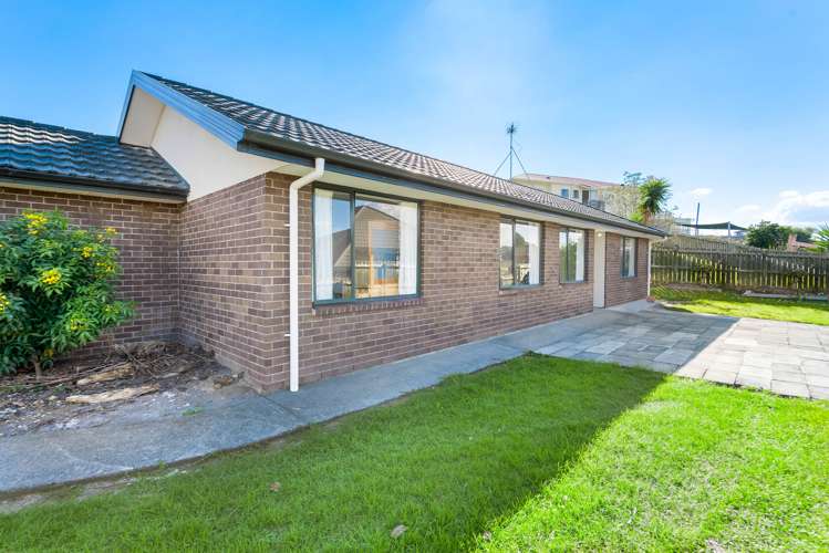 45 Robert Ross Place Clendon Park_0