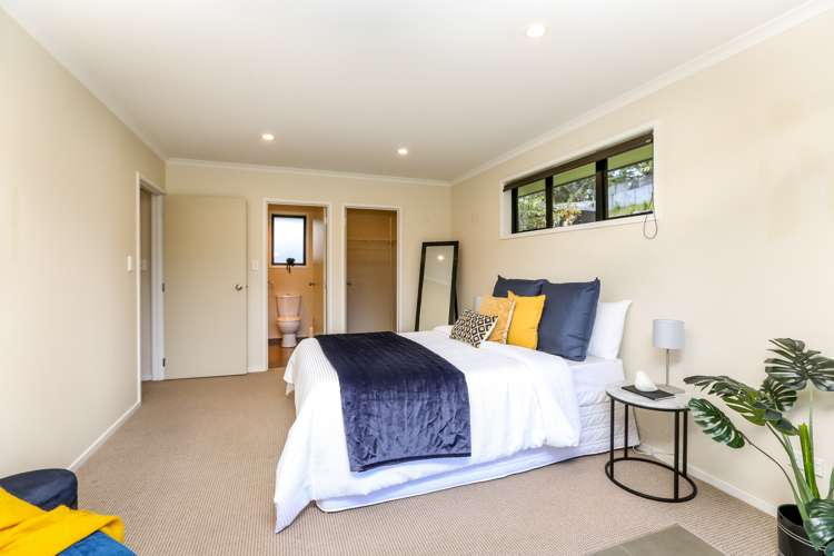 1185f South Road Oakura_18