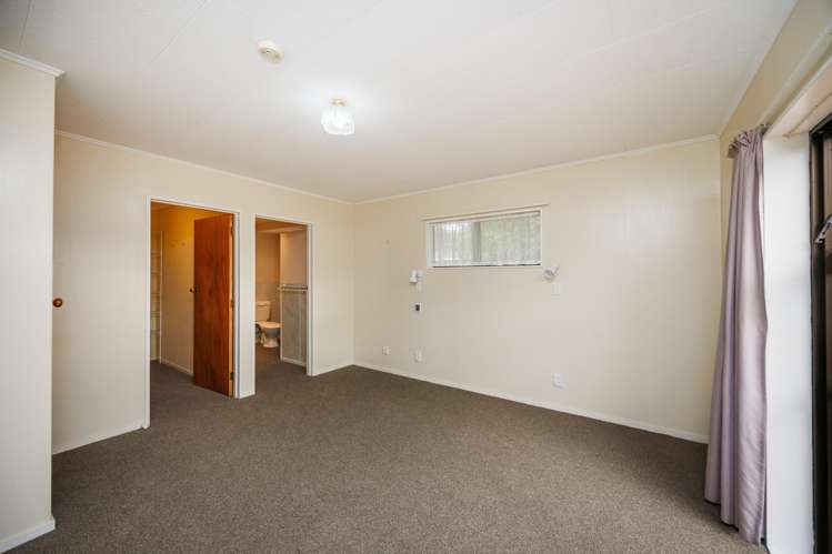 374 Kimbolton Road Feilding_9