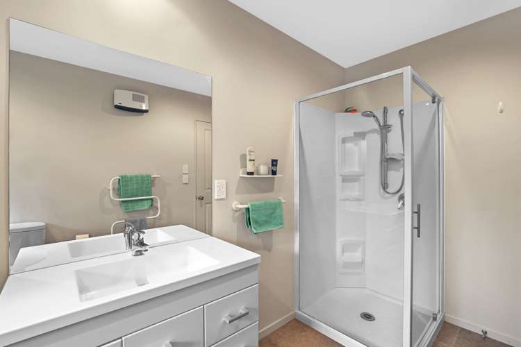 16d Waitikiri Drive Parklands_15