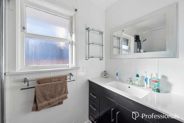 38 Russell Road Wainuiomata_16