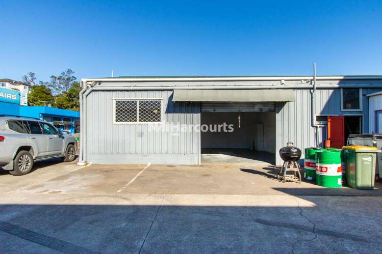 Tenancy 3/749 Beach Road Browns Bay_3