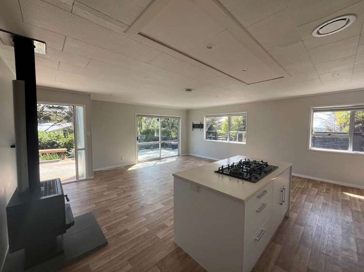 196 Glengarry Road Glen Eden_19