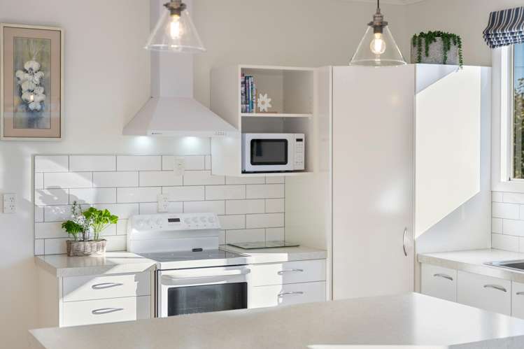 8 Manuka Street Otaki Beach_8
