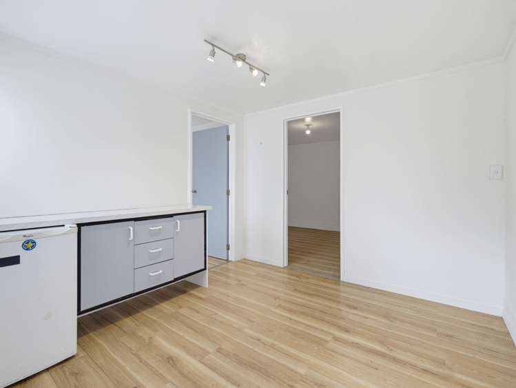 8 John Walker Drive Manurewa_10