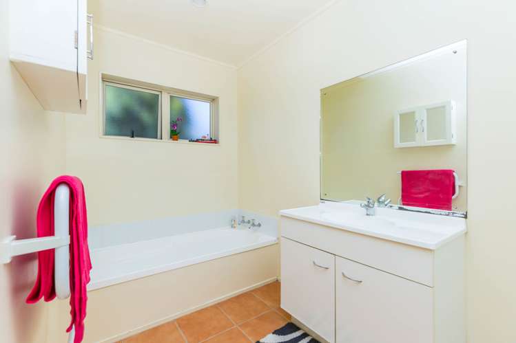 32 Glenveagh Park Drive Manurewa_9