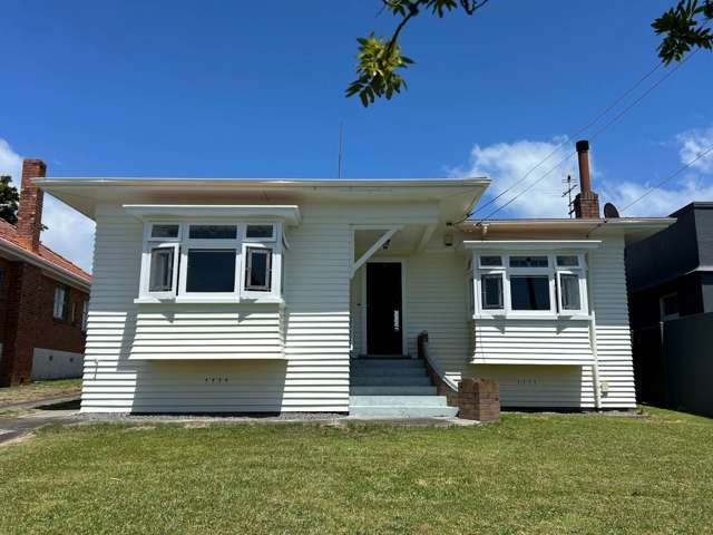 Spacious Family Home in Sought-After Westmere