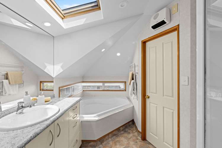 2/46 Orlando Crescent Waimairi Beach_11