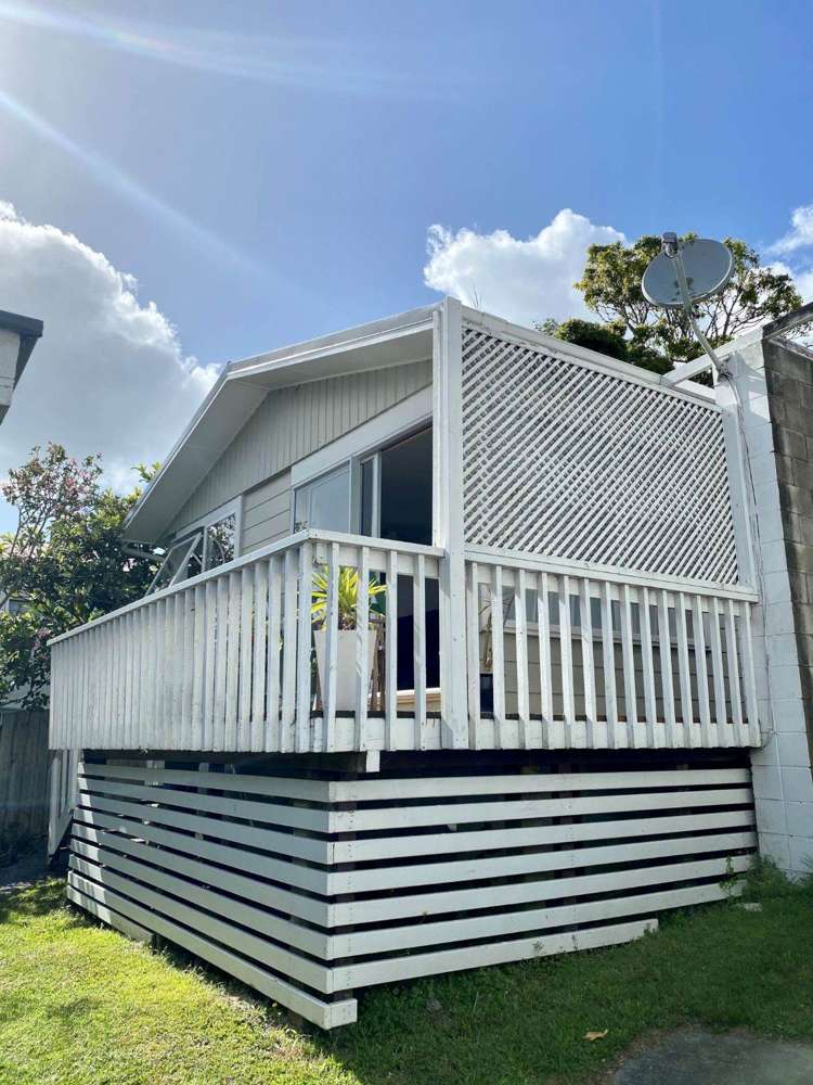 1/867 East Coast Road_0