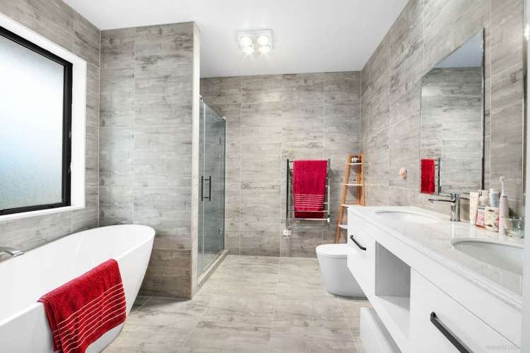 2 Floyd Road Riverhead_10