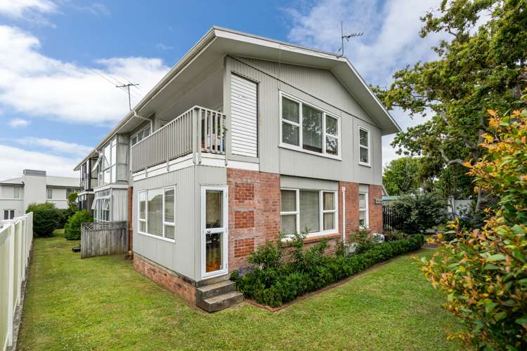 1/221 Hurstmere Road Takapuna_12