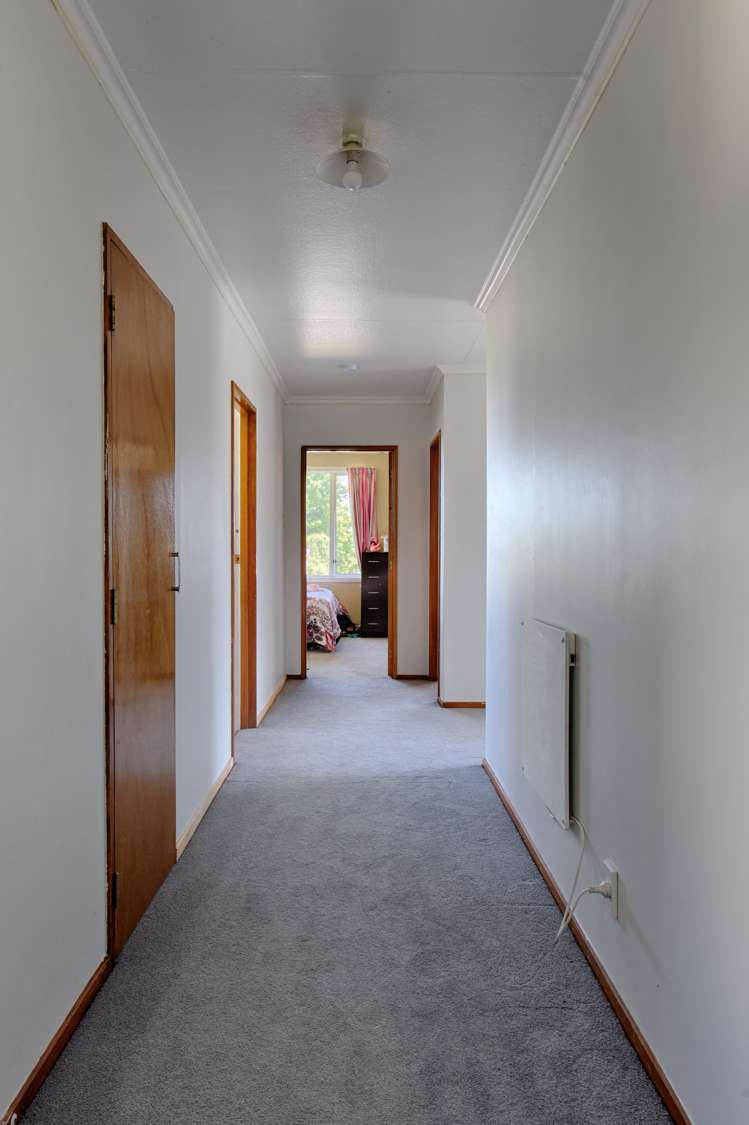 85 Walker Crescent Gore Surrounds_5