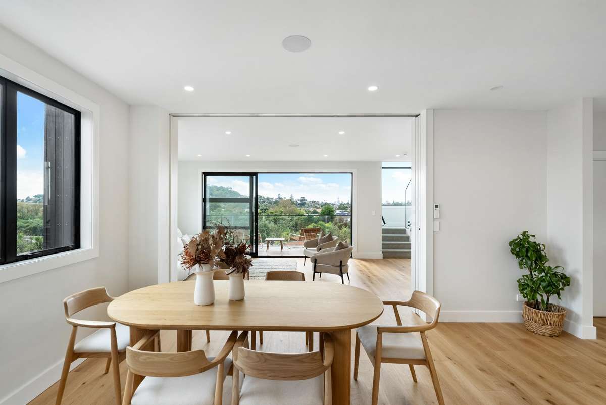 8/2 Valonia Street_3