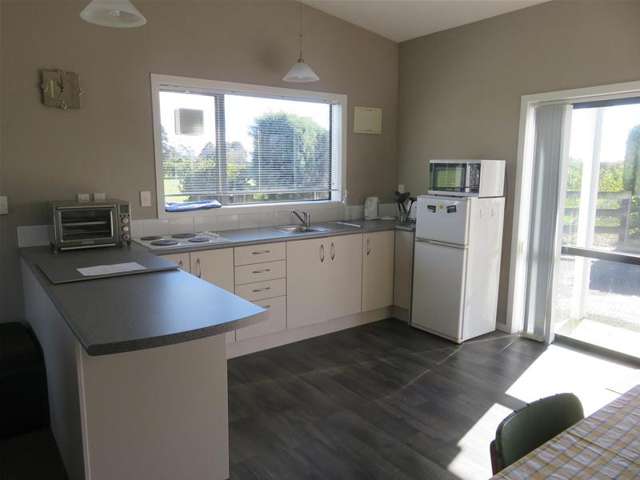 1417 Egmont Road Egmont Village_3